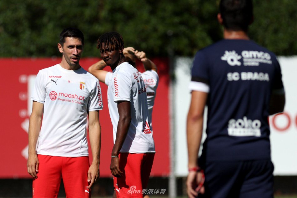 不断沟通 不断沟通